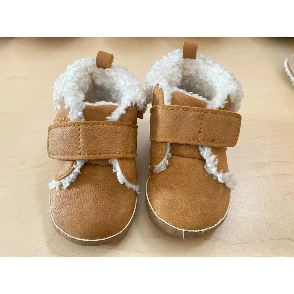 Pre-owned Baby Carter’s Tan/Brown Fur Booties 3-6 Months Warm Casual
